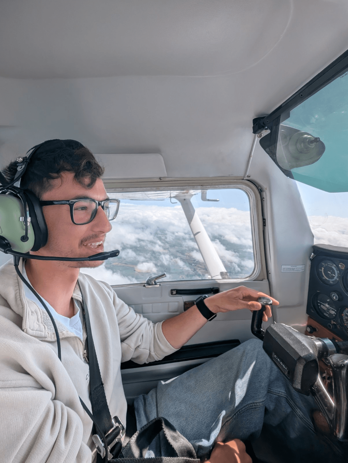 Oli flying a light aircraft
